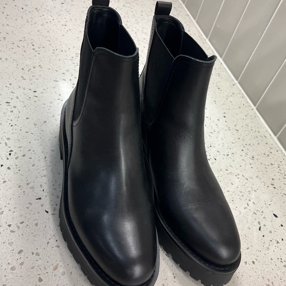 Sam Edelman NWOT Josha Black Leather Chelsea Booties 7.5 M - Picture 9 of 11
